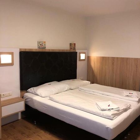 Gastehaus Penny Rooms N Hallein Kültér fotó