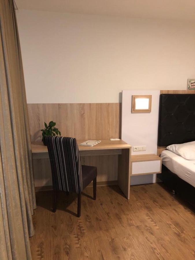 Gastehaus Penny Rooms N Hallein Kültér fotó