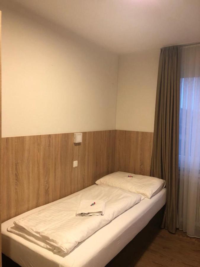 Gastehaus Penny Rooms N Hallein Kültér fotó