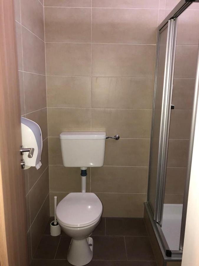 Gastehaus Penny Rooms N Hallein Kültér fotó
