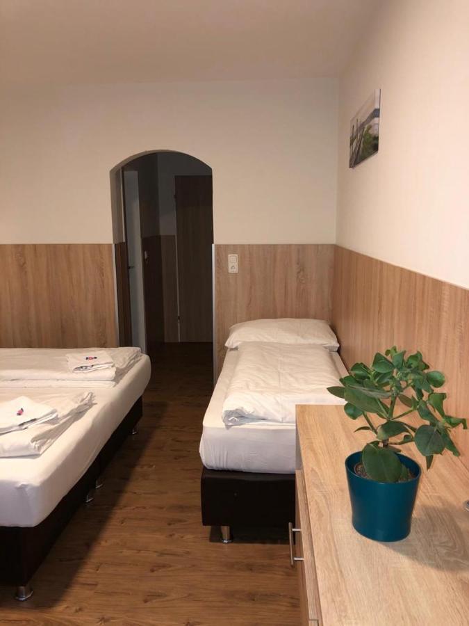 Gastehaus Penny Rooms N Hallein Kültér fotó