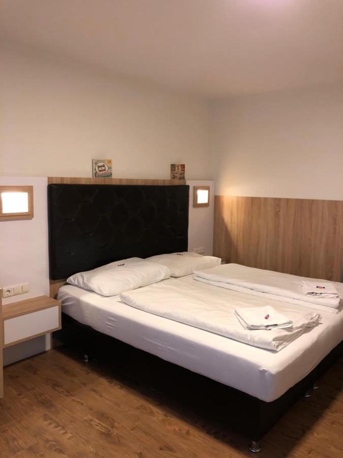 Gastehaus Penny Rooms N Hallein Kültér fotó